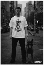 "Bad to the Bone" Unisex Bio - T-Shirt Weiss mit Rippkragen - rmnsz.store