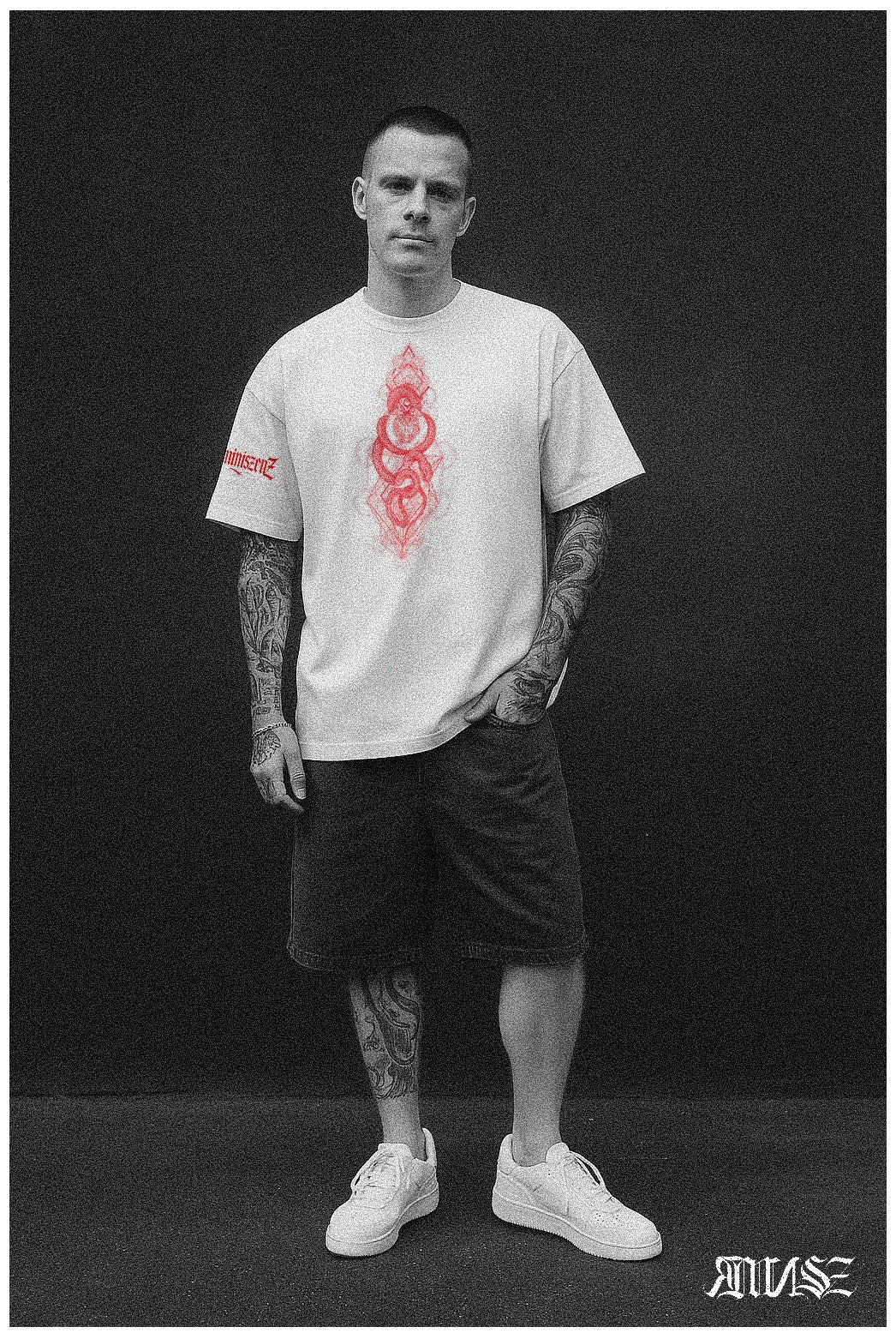 "Greed" Unisex Bio - T-Shirt mit Rippkragen - rmnsz.store