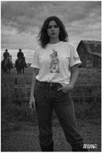 „Hard to Kill“ Unisex Bio - T-Shirt Weiss mit Rippkragen - rmnsz.store