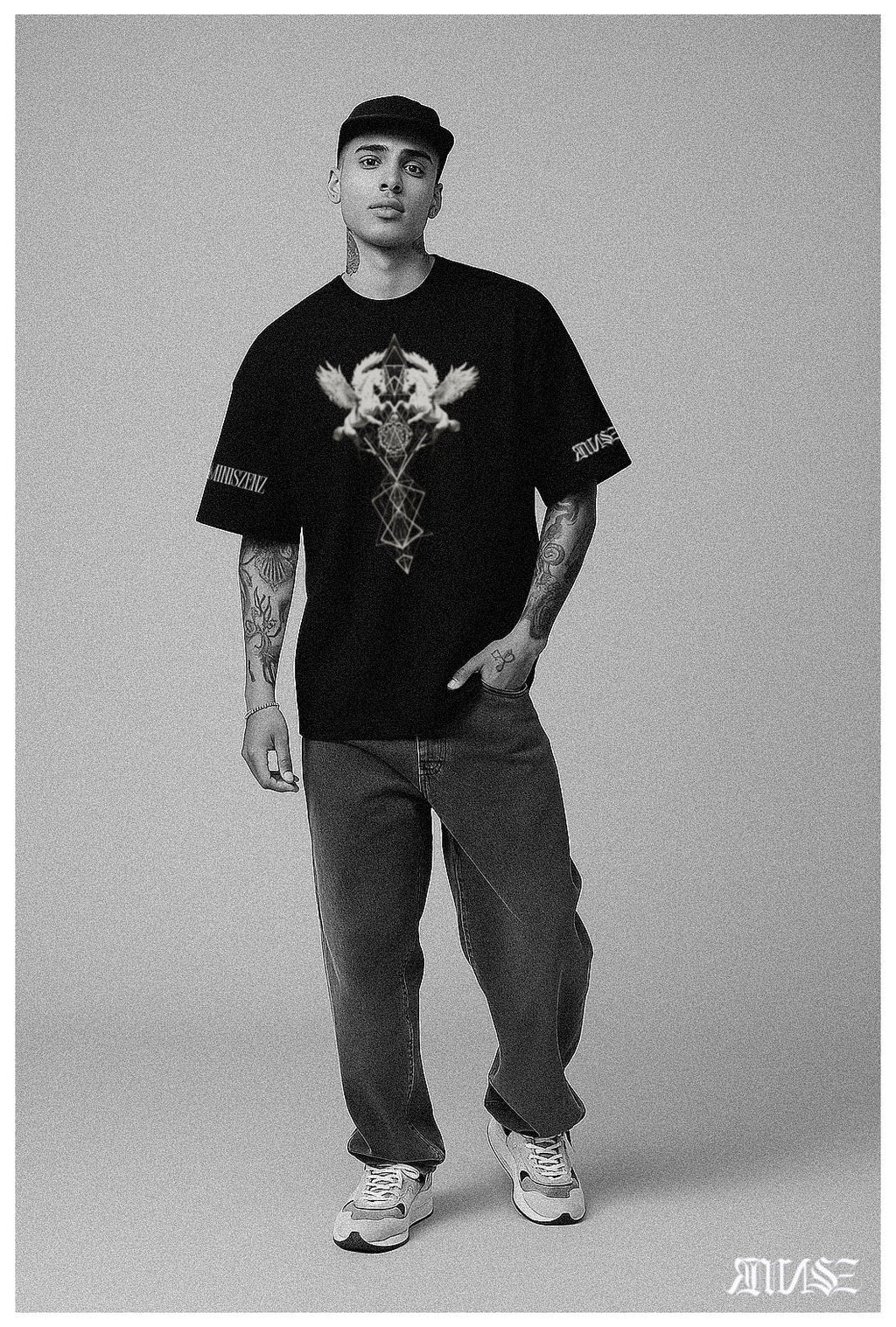 "Pegasus" Unisex Bio - T-Shirt mit Rippkragen - rmnsz.store