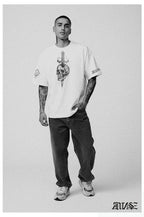 "Sang froid" Unisex Bio - T-Shirt mit Rippkragen - rmnsz.store